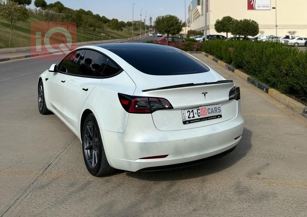 تسلا موديل 3